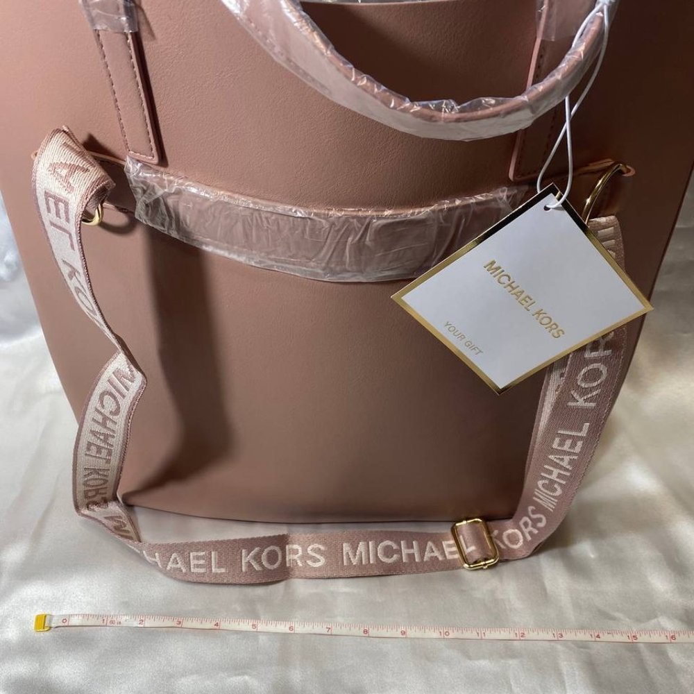 MICHAEL KORS Tote in Blush - Picture 6 of 11